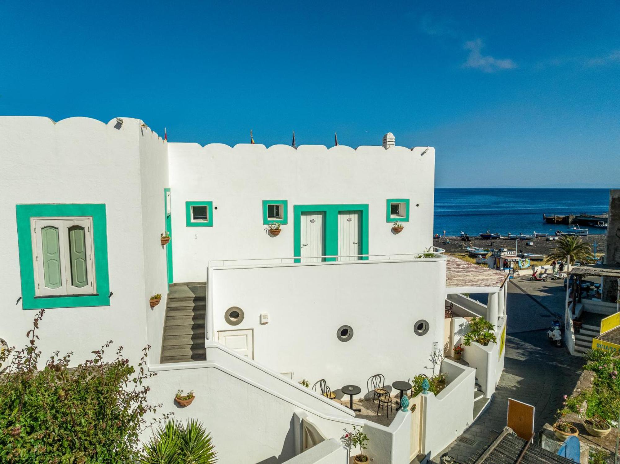 Hotel Ossidiana Stromboli Center ภายนอก รูปภาพ