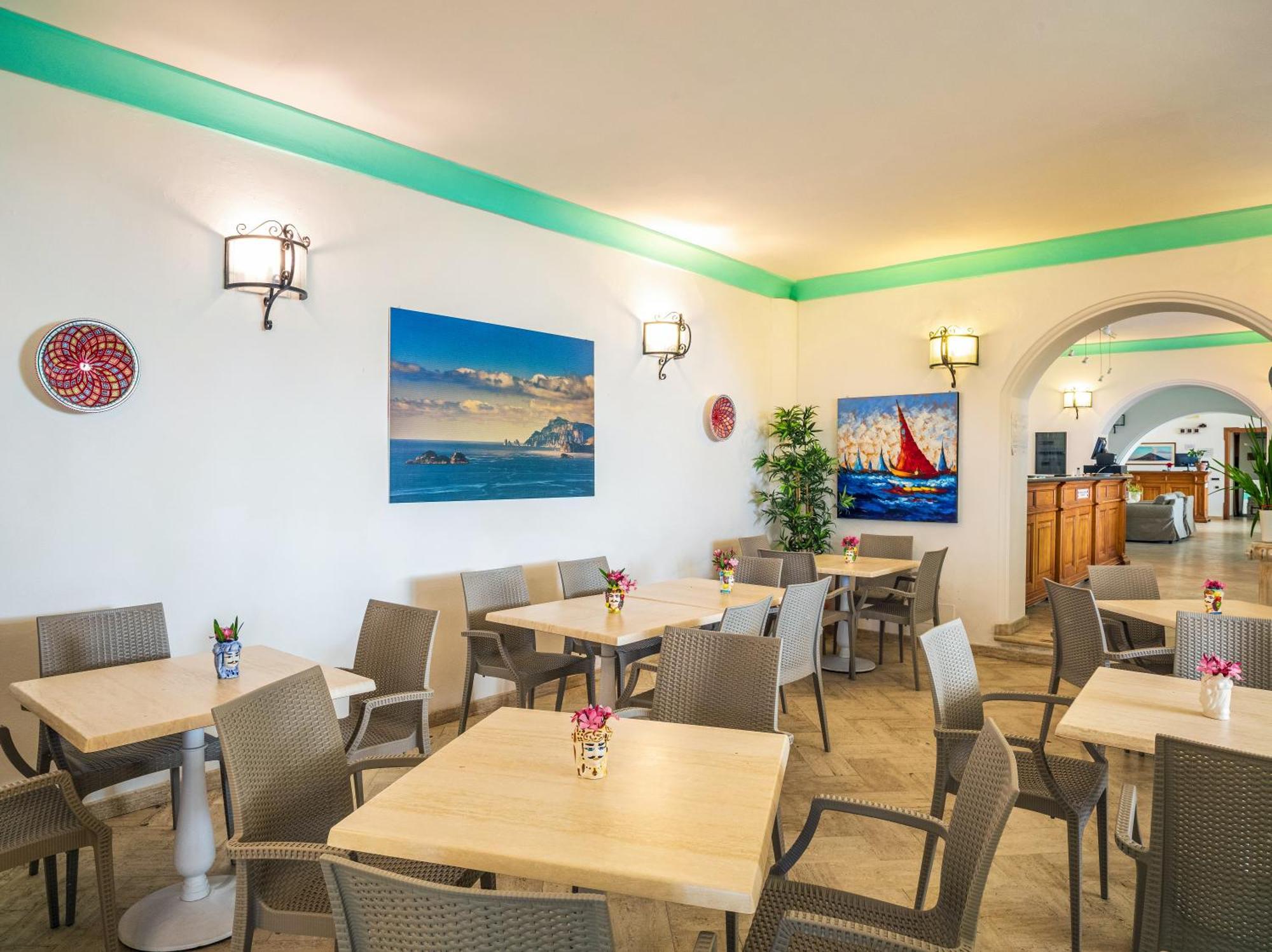 Hotel Ossidiana Stromboli Center ภายนอก รูปภาพ