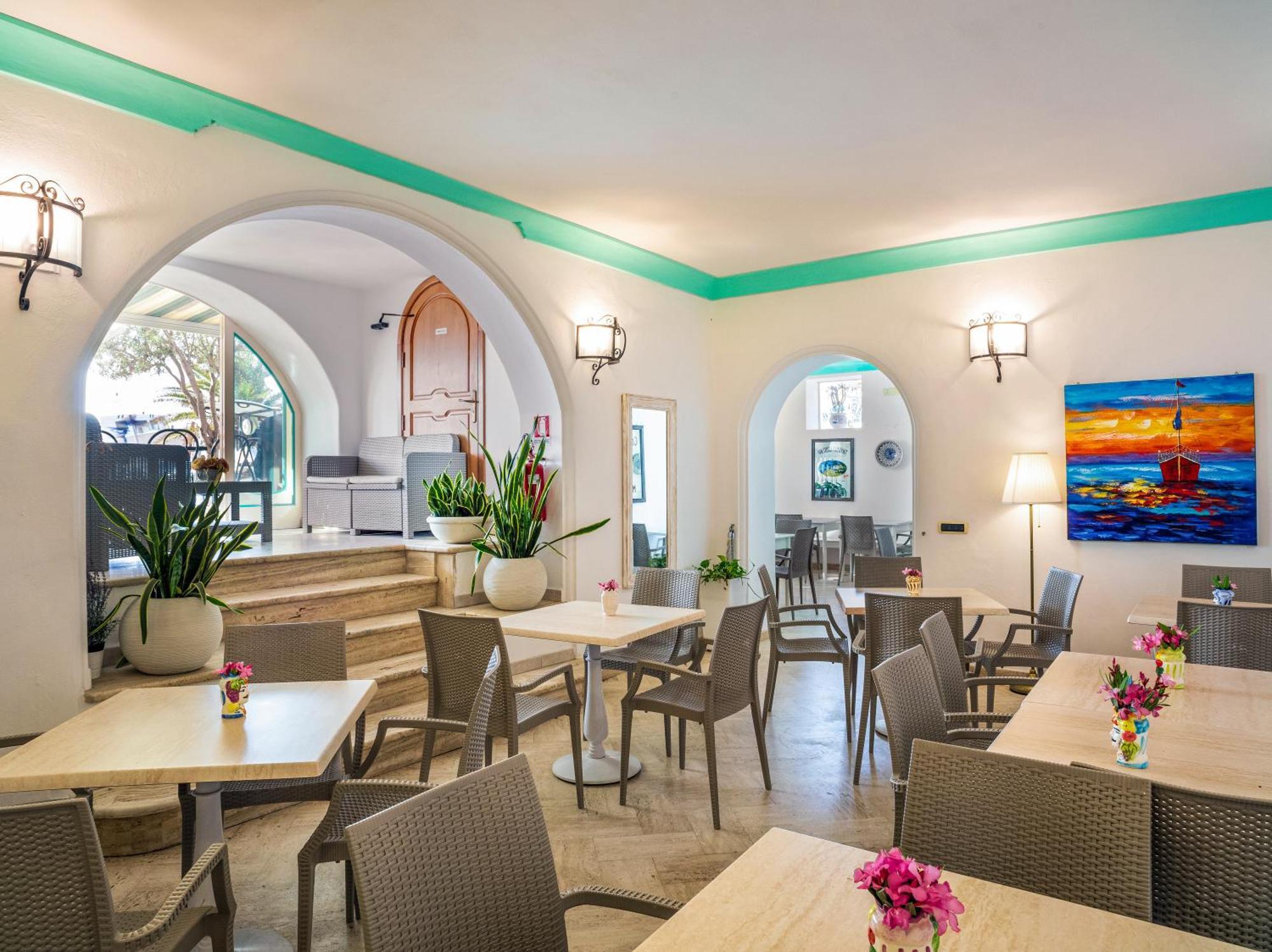 Hotel Ossidiana Stromboli Center ภายนอก รูปภาพ