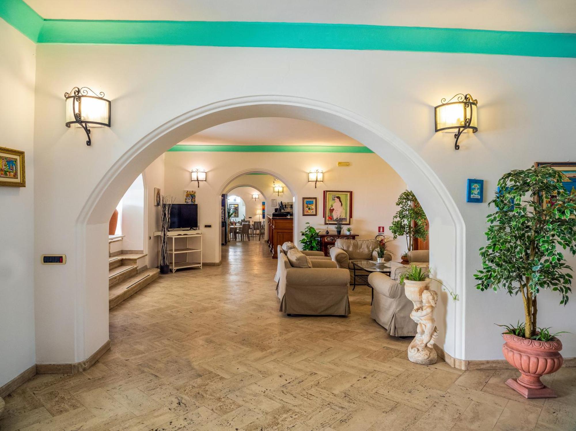 Hotel Ossidiana Stromboli Center ภายนอก รูปภาพ