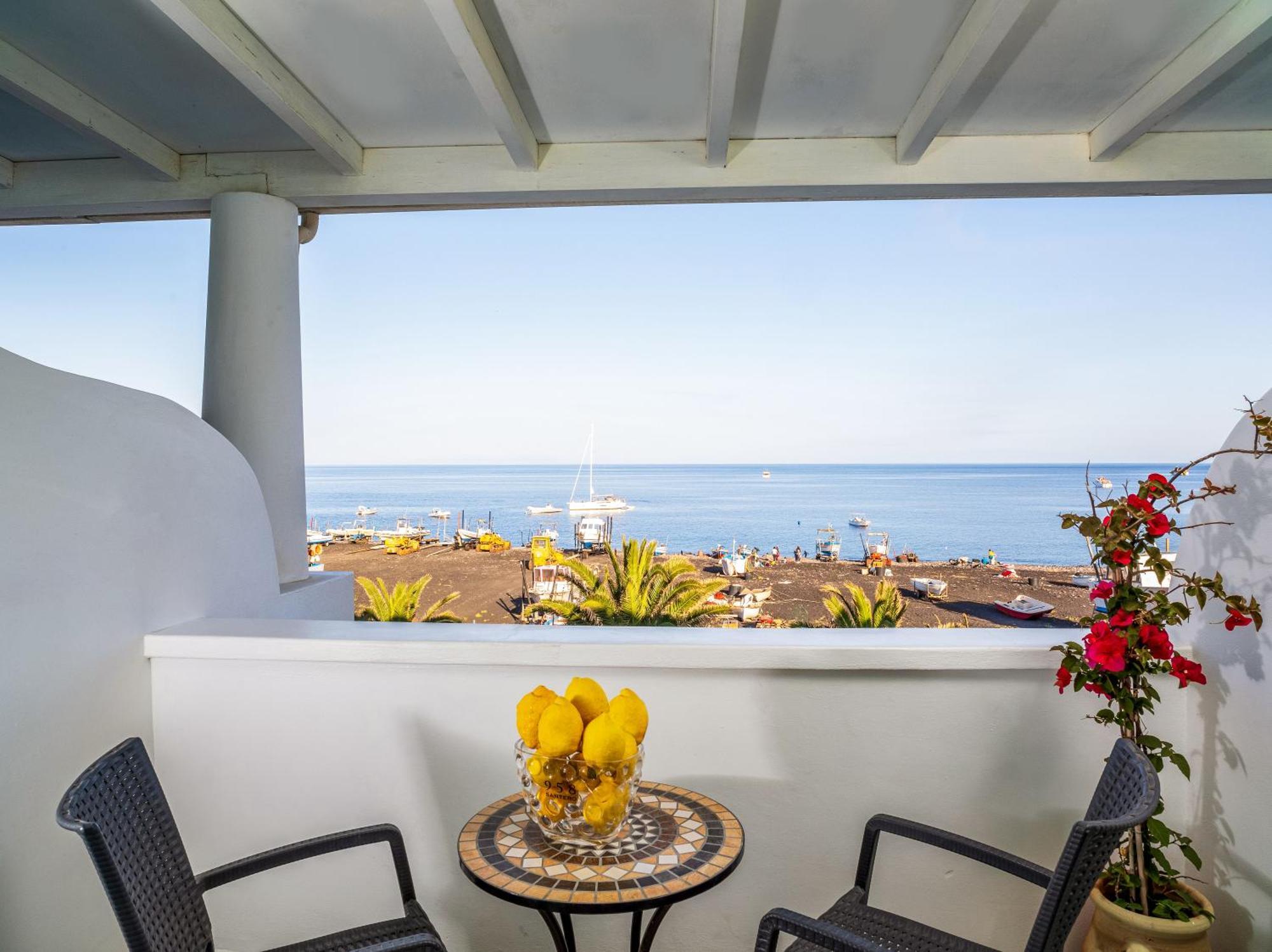 Hotel Ossidiana Stromboli Center ภายนอก รูปภาพ