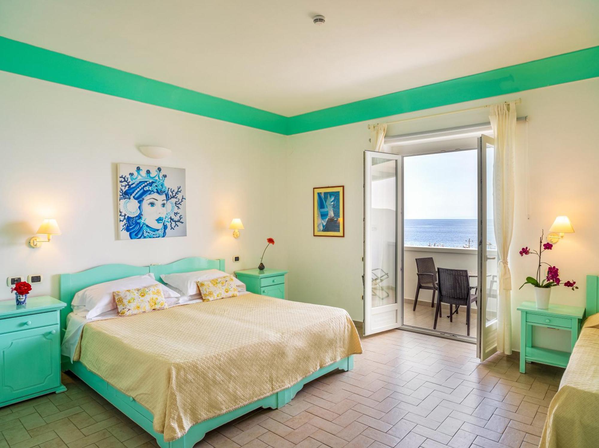 Hotel Ossidiana Stromboli Center ภายนอก รูปภาพ